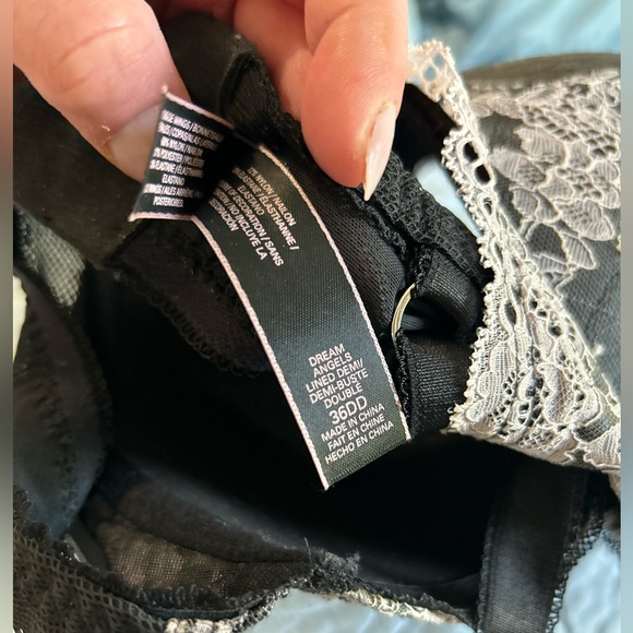 SOLD TRADE FOR Aerin Victoria’s Secret Very Sexy Lace Cup Bra - Picture 6 of 6